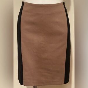 Michael Kors Black Tan Color Block Midi Skirt. Visible Gold Zipper In Back Sz 10